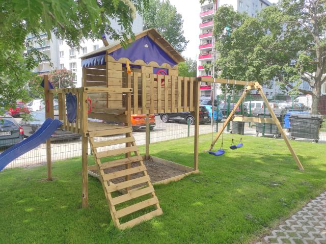 25 spielplatz 1